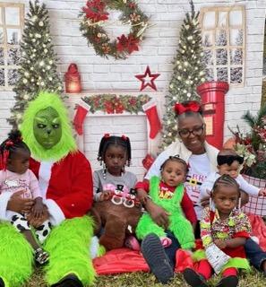 the grinch with group of kids 
